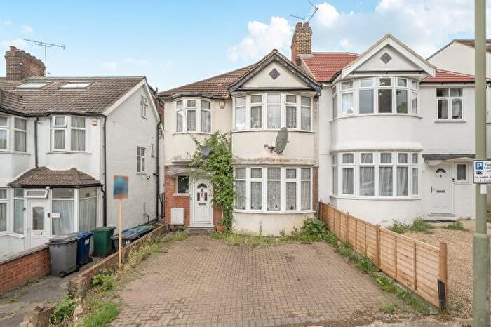 3 Bedroom Semi-Detached House For Sale In Page Street, London, NW7
