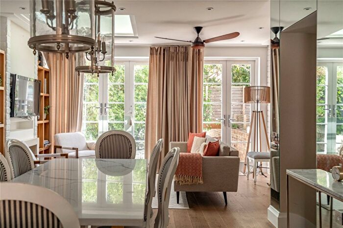 4 Bedroom Terraced House To Rent In St Lukes Street, Chelsea, SW3