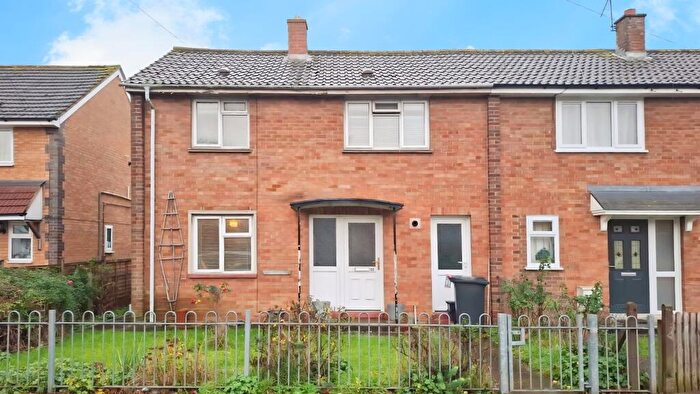 3 Bedroom Semi Detached House For Sale In Raleigh Avenue, Swindon, Wiltshire, SN3