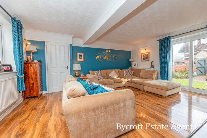 4 Bedroom Detached House For Sale In Beccles Road, Bradwell, NR31