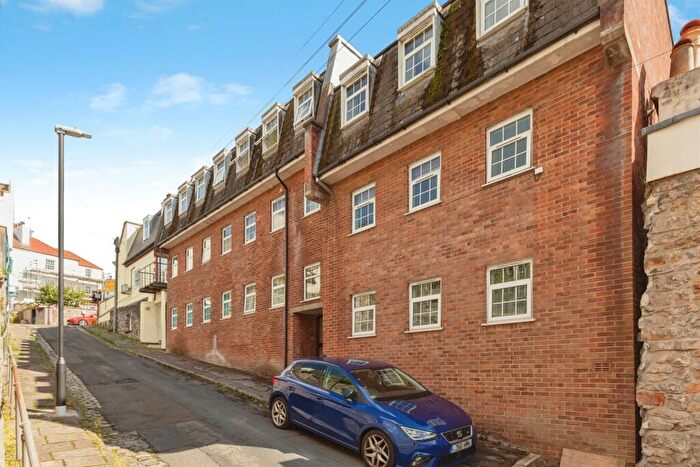 2 Bedroom Apartment For Sale In Richmond Dale, Clifton, Bristol, BS8
