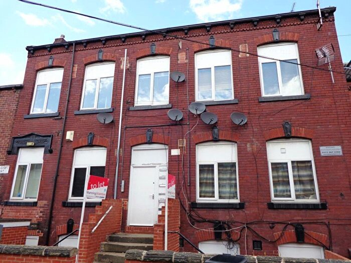 2 Bedroom Apartment To Rent In Flat, Nancroft Mount, Armley, Leeds, LS12