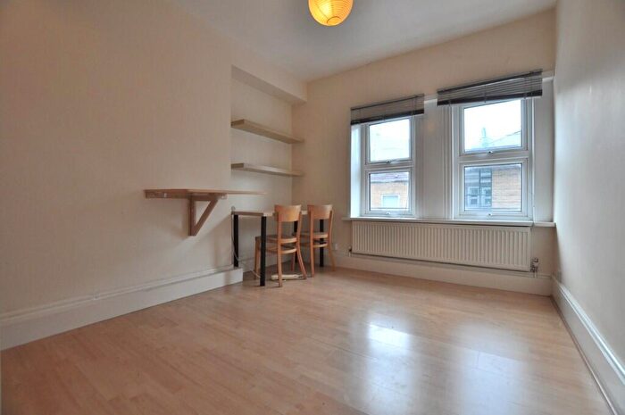 2 Bedroom Flat To Rent In Brick Lane, London, E1