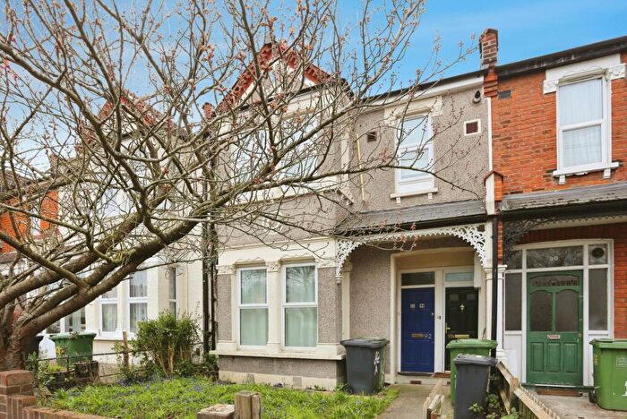 1 Bedroom Terraced House For Sale In Birkhall Road, London, SE6