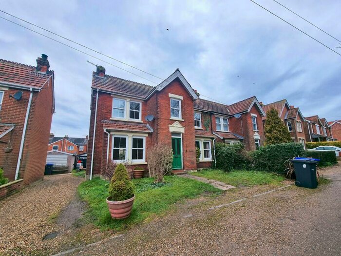 3 Bedroom House To Rent In Charnwood Road, Salisbury, SP2