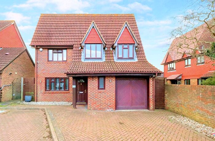 4 Bedroom Detached House For Sale In Lupin Close, Shirley Oaks Village, CR0