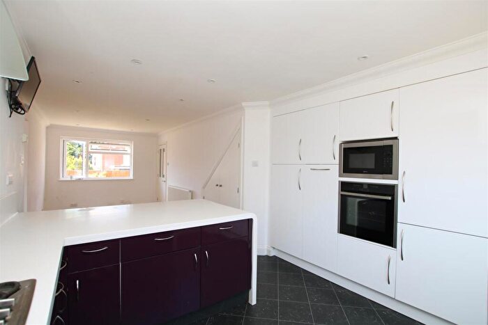 4 Bedroom Terraced House To Rent In Barnsnap Close, Horsham, RH12