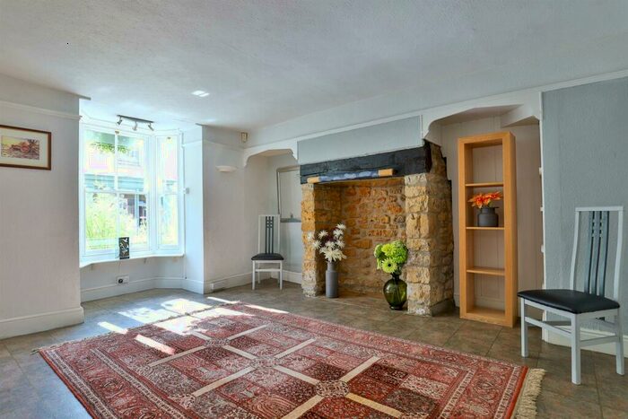 3 Bedroom Terraced House For Sale In High Street, Castle Cary, BA7