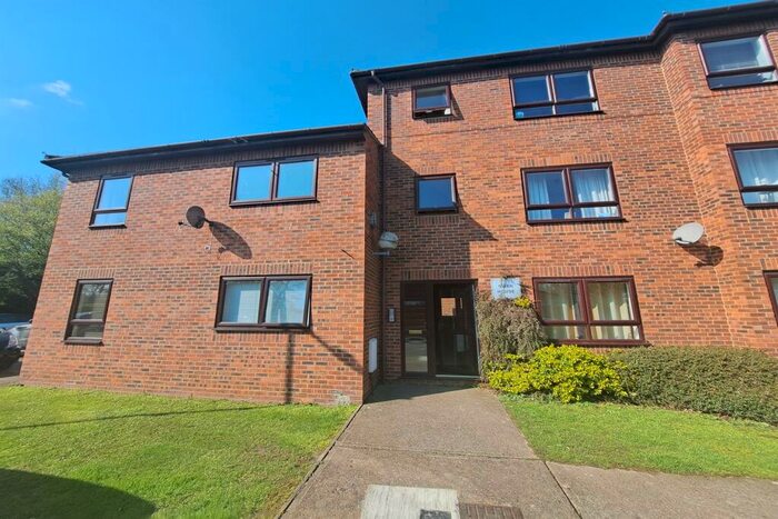 2 Bedroom Flat To Rent In Swan House, The Acre, SL7
