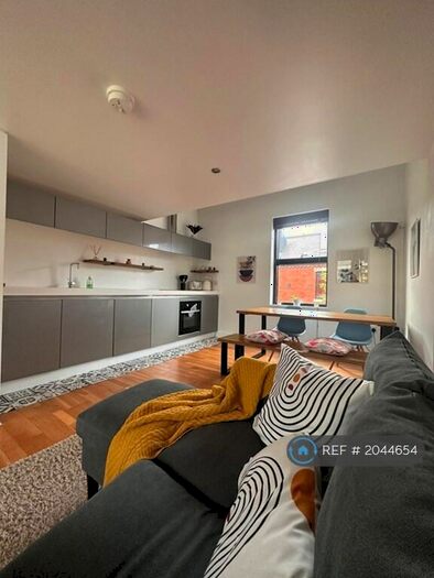 2 Bedroom Terraced House To Rent In Reservoir Street, Salford, M6