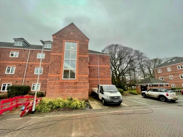 2 Bedroom Property To Rent In Brackenhurst Drive, Leeds, LS17