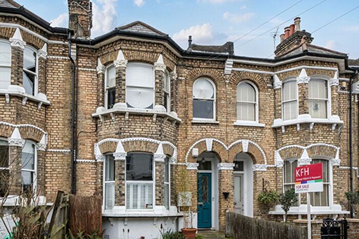 2 Bedroom Flat For Sale In Whiteley Road, Crystal Palace, London, SE19