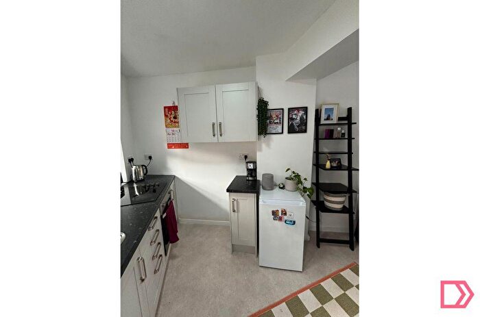 Flat To Rent In A Dennistead Crescent, Headingley, Leeds, LS6