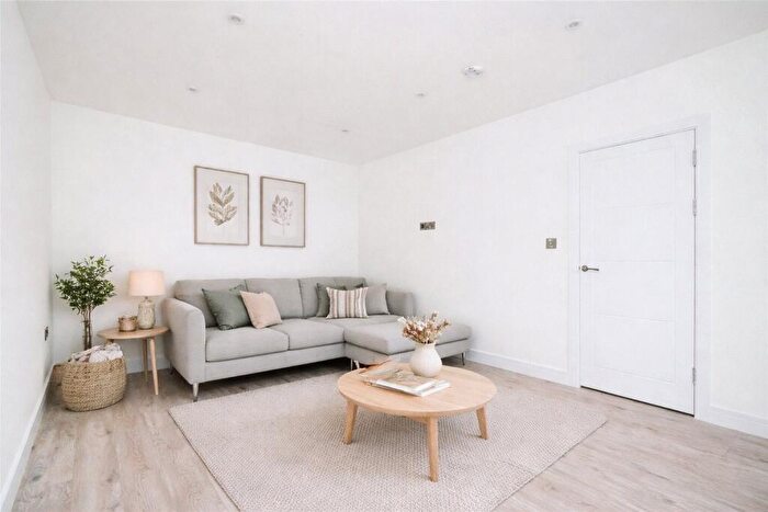 4 Bedroom Mews For Sale In Mornington Road, Bolton, Greater Manchester, BL1