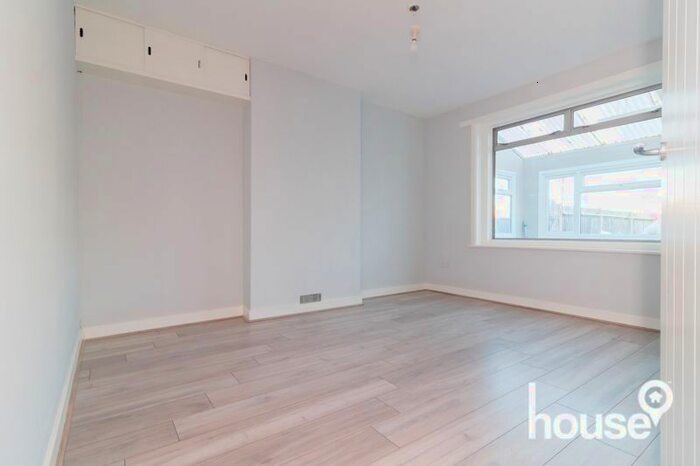 3 Bedroom End Of Terrace House To Rent In Barton Hill Drive, Minster On Sea, Sheerness, ME12