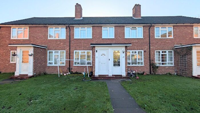 2 Bedroom Flat To Rent In Broadlawns Court, Harrow, HA3