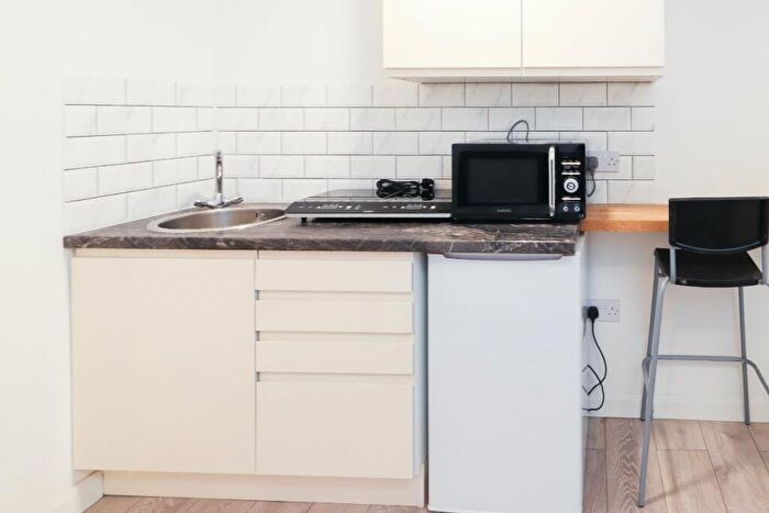 Studio To Rent In Camden High Street, NW1