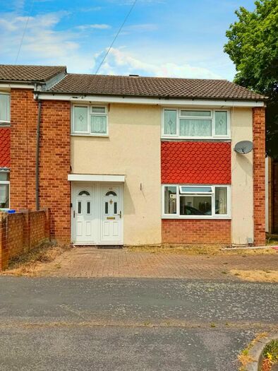 3 Bedroom End Of Terrace House To Rent In Cody Road, Farnborough, GU14