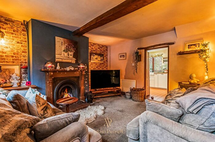 4 Bedroom Terraced House For Sale In Hinckley Road, Burbage, LE10