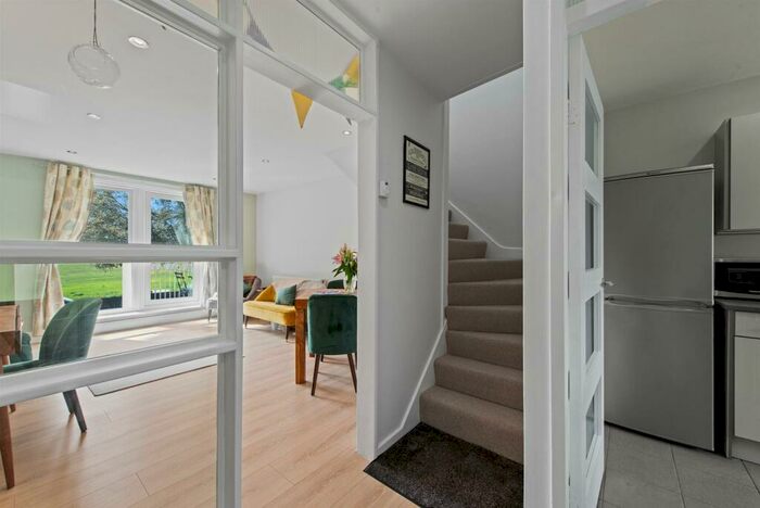 2 Bedroom Flat To Rent In Lynher Lodge, St Germans Place, SE3