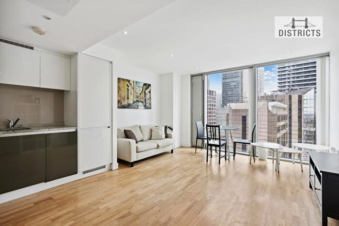 1 Bedroom Apartment To Rent In Landmark East Tower, Canary Wharf, E14