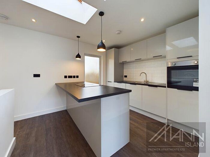 2 Bedroom Detached House To Rent In Glen Morag Gardens, Rochdale, OL11