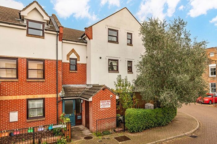 2 Bedroom Flat To Rent In Flock Mill Place, Earlsfield, SW18