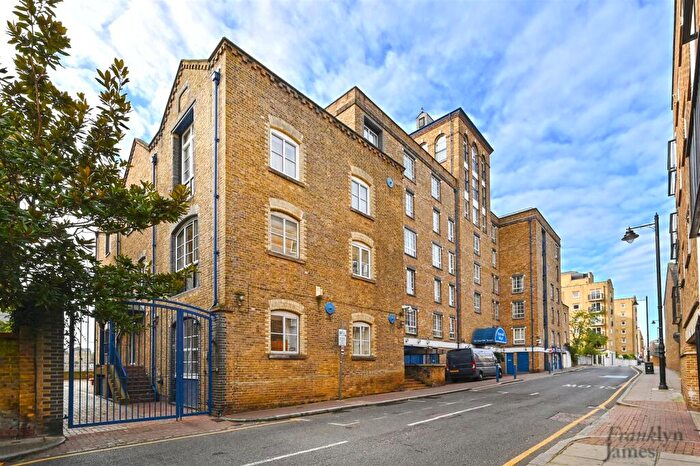 3 Bedroom Apartment To Rent In Papermill Wharf, Narrow Street, London, E14