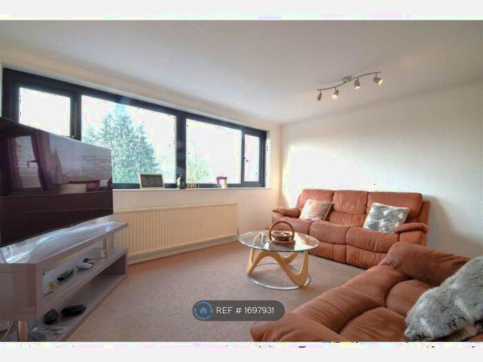 3 Bedroom Terraced House To Rent In Charlton Drive, Manchester, SK8