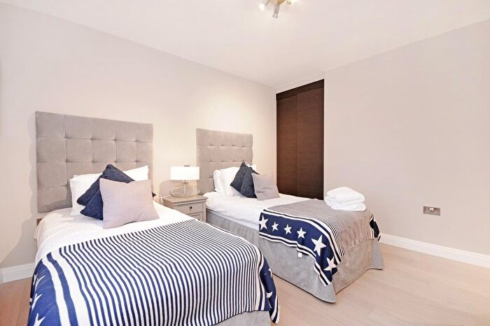 3 Bedroom Flat To Rent In St. Johns Wood Park, London, NW8