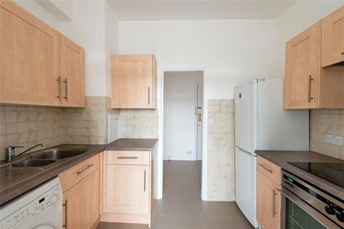 1 Bedroom Apartment To Rent In Grove End Gardens, Grove End Road, St Johns Wood, London, NW8