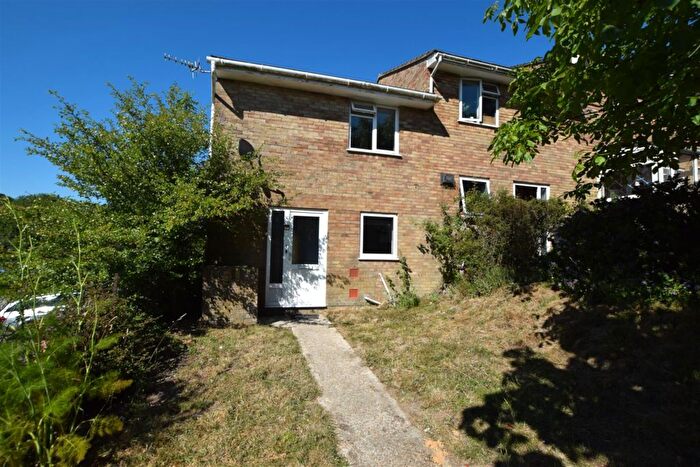 2 Bedroom End Of Terrace House To Rent In Hawthorn Road, Hastings, TN35