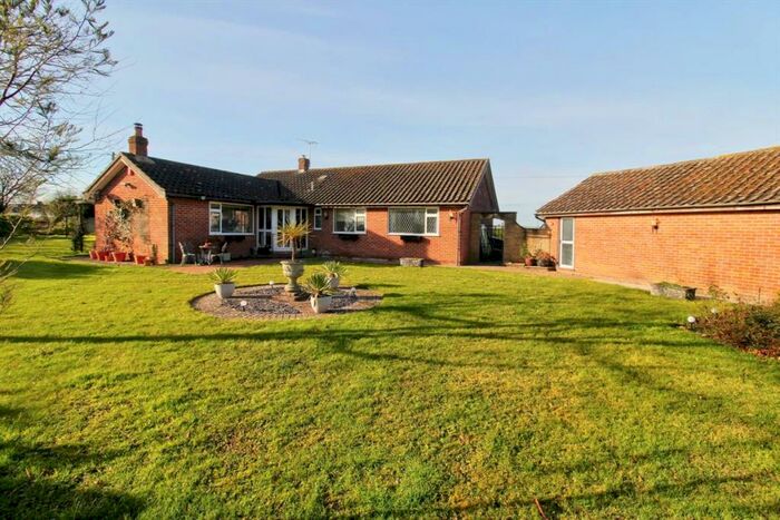 4 Bedroom Bungalow For Sale In Ashwood, Stradishall, Newmarket, CB8