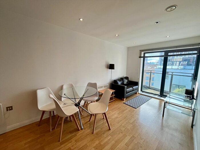 2 Bedroom Apartment To Rent In One Brewery Wharf, Leeds, LS10
