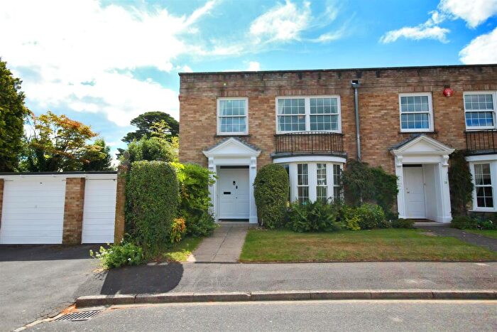 3 Bedroom Terraced House To Rent In Courtenay Place, Lymington, SO41