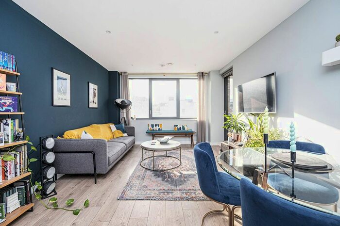 1 Bedroom Flat To Rent In St Pauls Way, Bow, London, E3