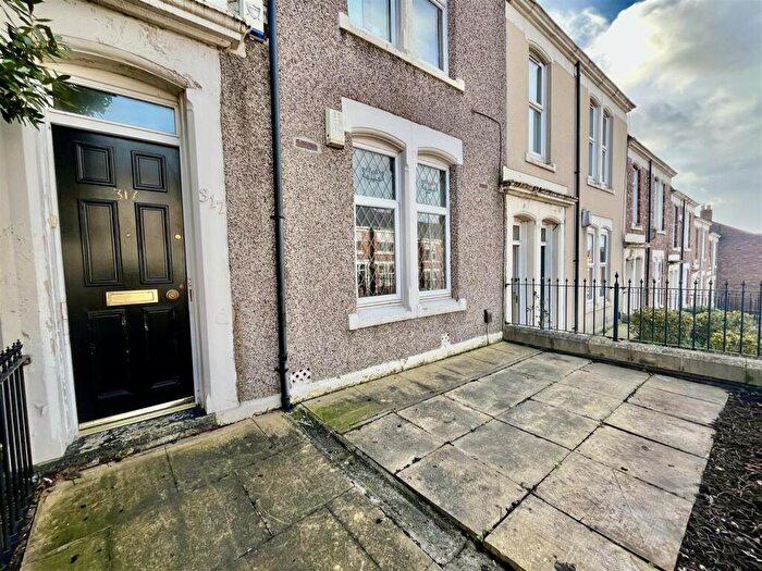 2 Bedroom Flat To Rent In Whitehall Road, Gateshead, NE8