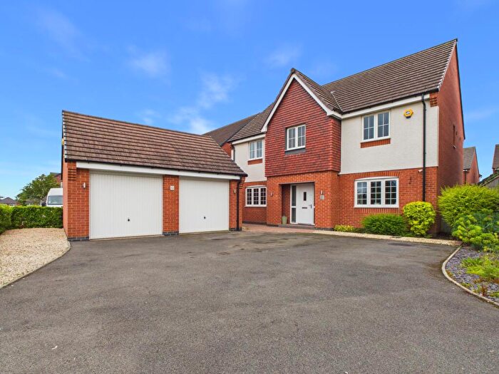 5 Bedroom Detached House For Sale In Langley Drive, Langley Country Park, DE22