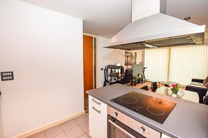 1 Bedroom Flat To Rent In Melia House, Lord Street, Green Quarter, Manchester, M4