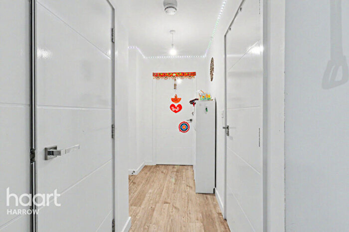 2 Bedroom Apartment For Sale In Westmoreland Road, London, NW9