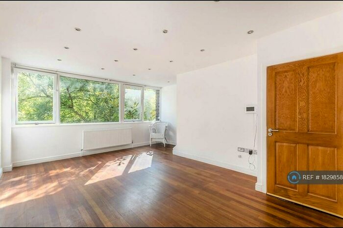 4 Bedroom Terraced House To Rent In Sydcote, London, SE21