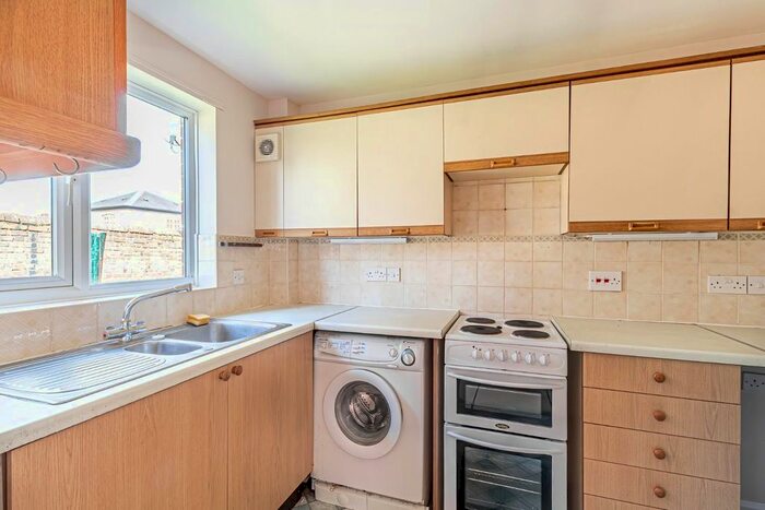 1 Bedroom Flat To Rent In Crown Rose Court, Tring, HP23