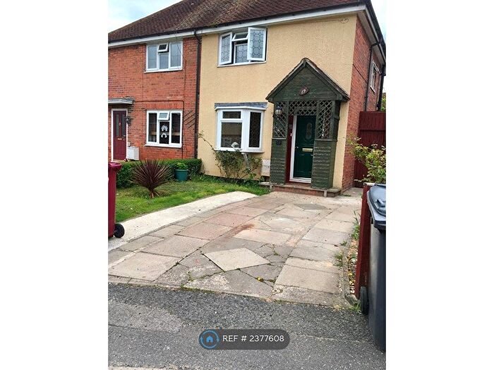 2 Bedroom Semi-Detached House To Rent In Helston Gardens, Reading, RG2