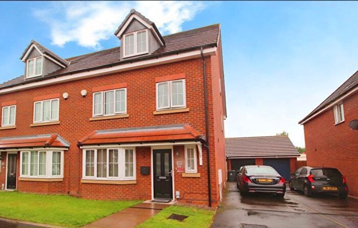 6 Bedroom Semi Detached House To Rent In New Croft Drive, Willenhall, WV13