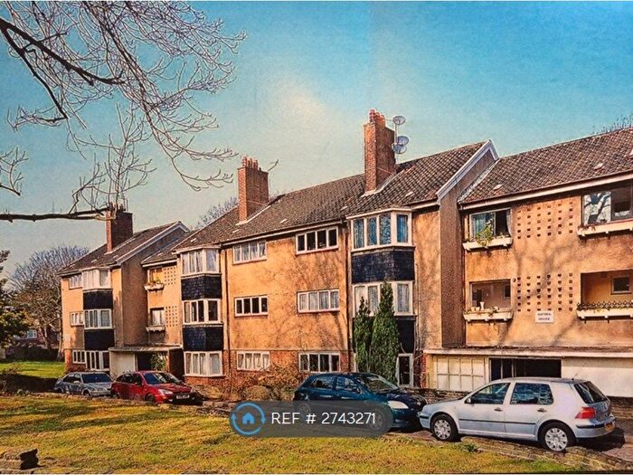 3 Bedroom Flat To Rent In Batten House, London, E17