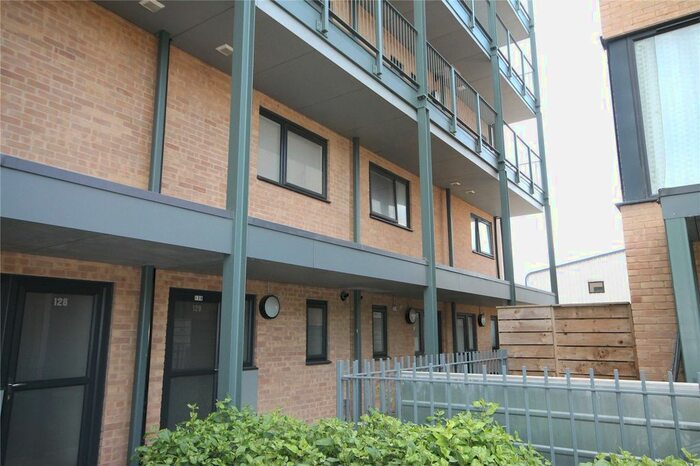 2 Bedroom Flat To Rent In Flamsteed Close, Cambridge, CB1