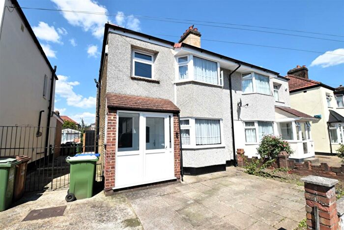 3 Bedroom Semi-Detached House To Rent In Northdown Road, Welling, DA16