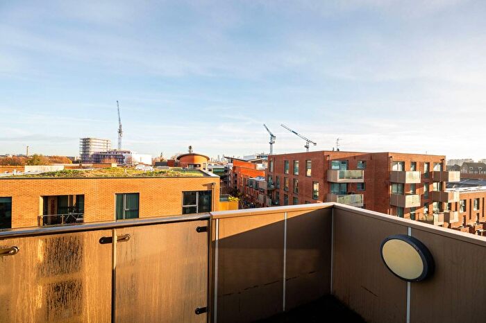 2 Bedroom Flat To Rent In Edmund Street, Camberwell, London, SE5