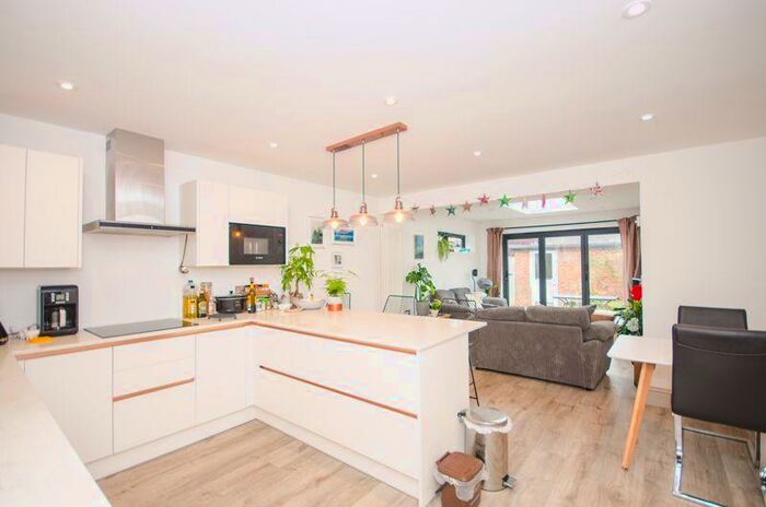 3 Bedroom Semi-Detached House To Rent In Sandford, BH20