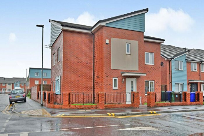 4 Bedroom Detached House To Rent In Eastfield Avenue, Manchester, M40